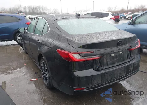 2025 Toyota Camry Xle z USA, uszkodzony, nr VIN 4T1DAACK6SU542180